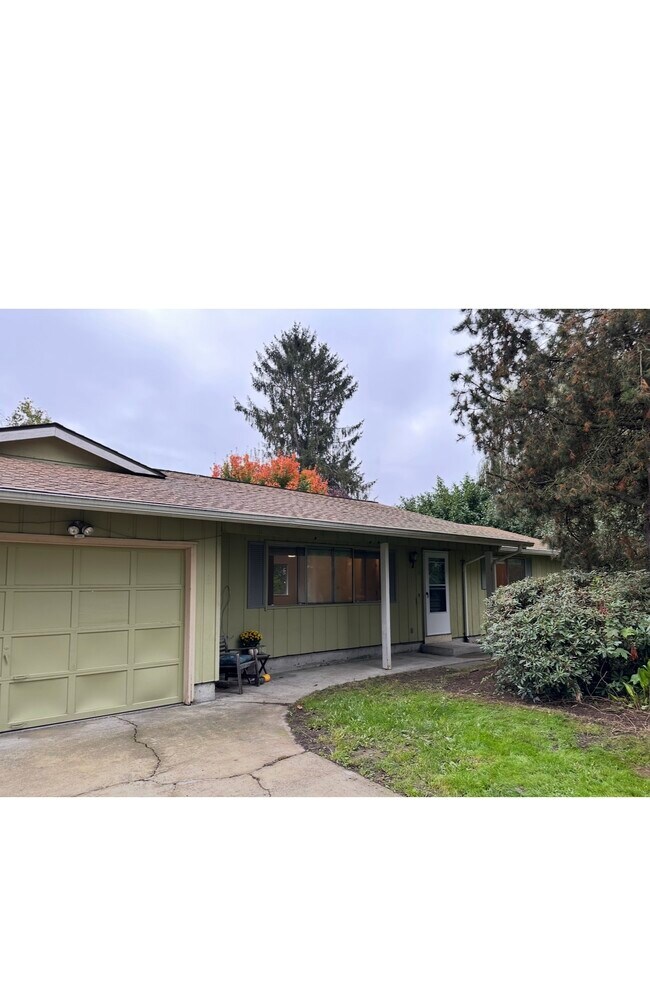 Building Photo - 1511 Wood Ave