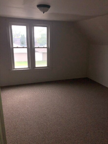 Building Photo - 1315 N 6th St