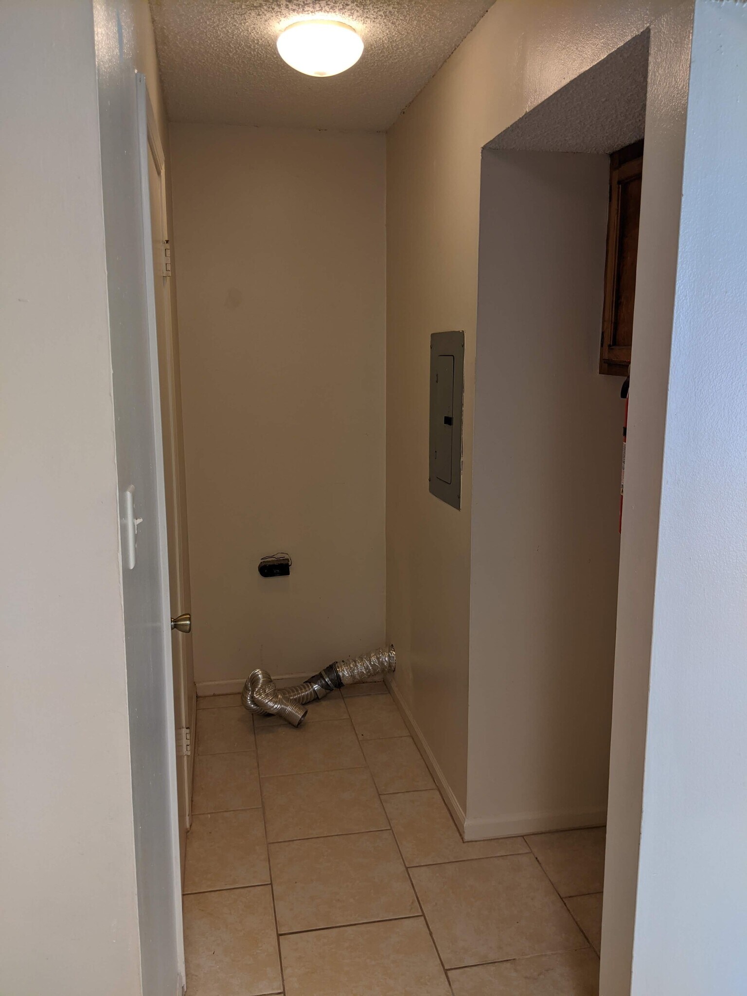 Washer and Dryer Hookups - 16643 Missionary Ridge Ct