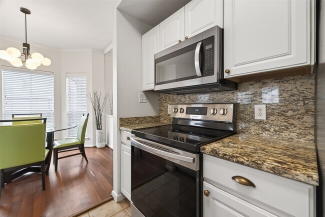 Building Photo - 1330 Old Spanish Trl