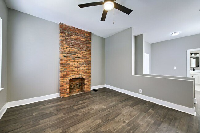 Building Photo - E Lincoln St 59-61 MLR