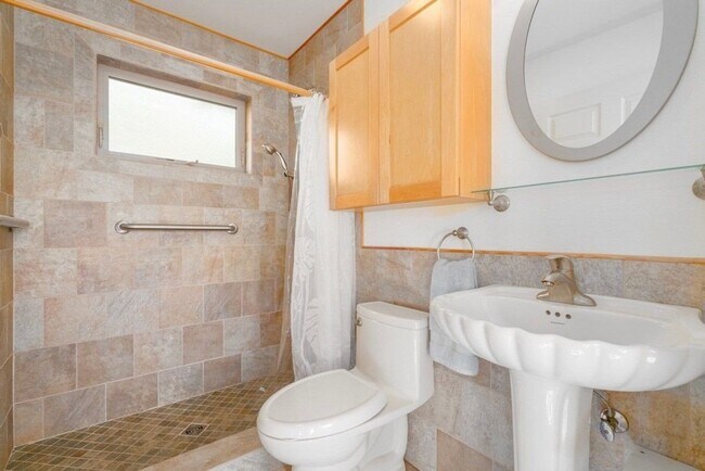 Building Photo - Stunning 3-Bedroom, 3-Bath Custom Home in ...