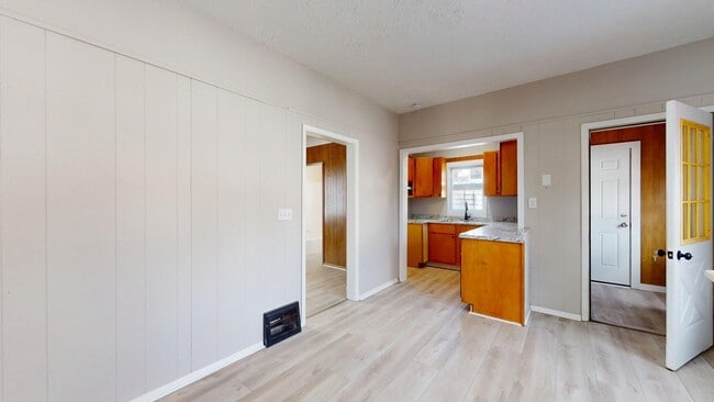 Building Photo - Slavic Village - 4 Bedroom - Single Family Home