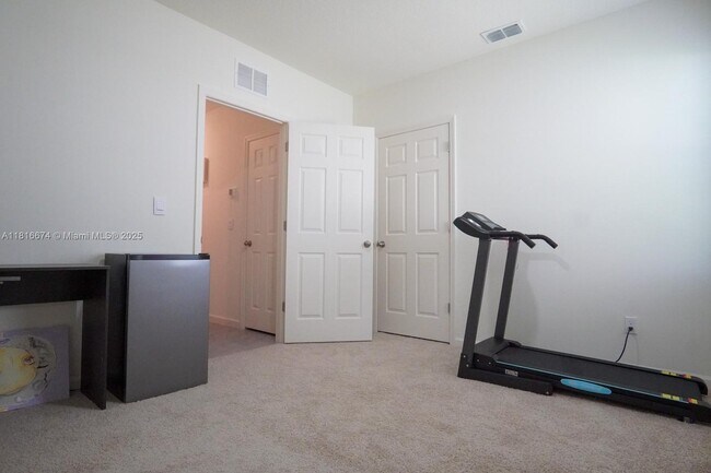 Building Photo - 10770 SW Vasari Way