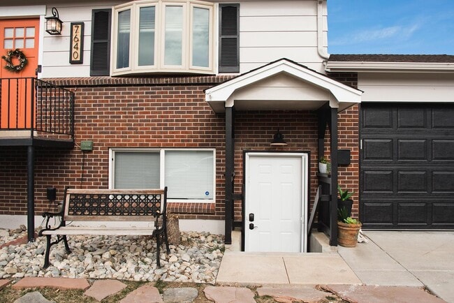 Building Photo - 7640 S Kit Carson Dr