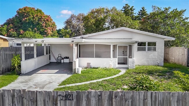 Building Photo - 921 NW 14th St