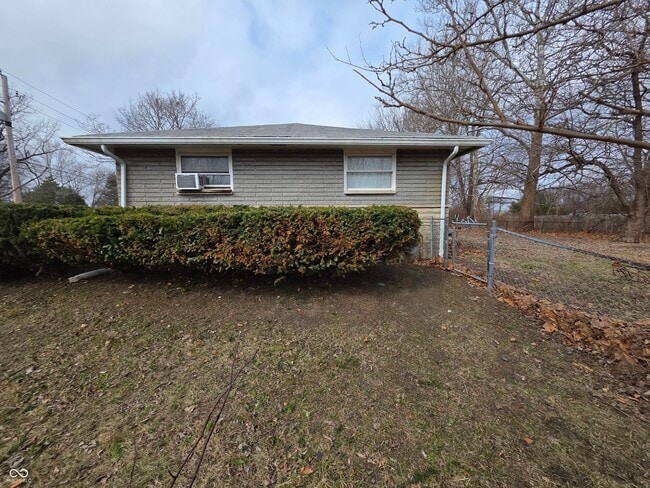 Building Photo - 10166 Southeastern Ave