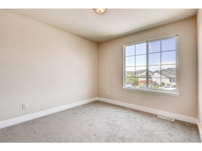 Building Photo - 15576 Olmsted Pl
