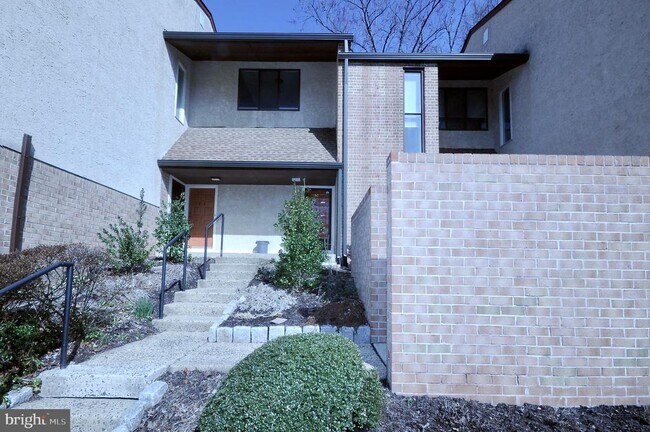 Building Photo - 6 Aspen Way