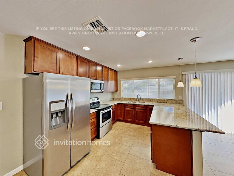 Building Photo - 2831 S Don Luis Cir