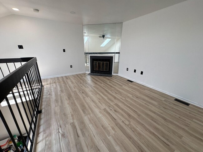 Building Photo - 72304 Delaire Landing Rd