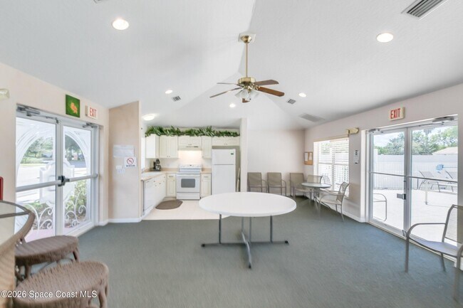 Building Photo - 800 Del Rio Way