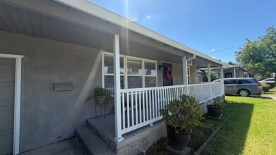 Building Photo - 2036 Country Club Blvd
