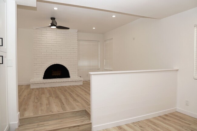 Building Photo - 504 35th St