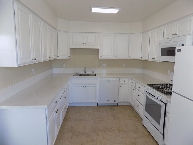 Building Photo - m497 - Mateer