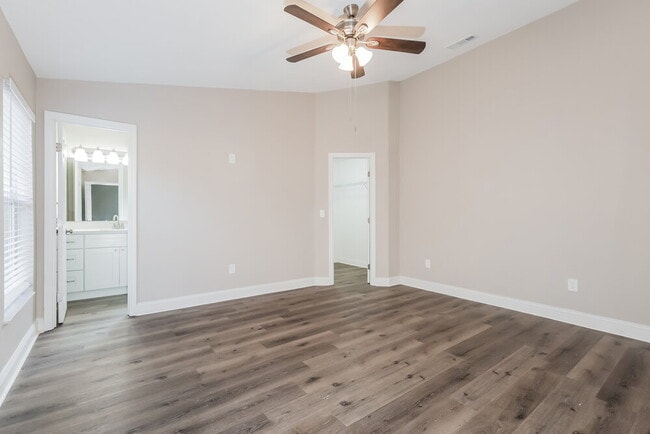 Building Photo - 306 Carriage Crossing Cir