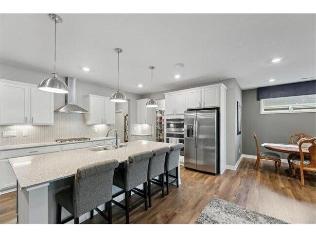 Building Photo - 9337 Bridle Way