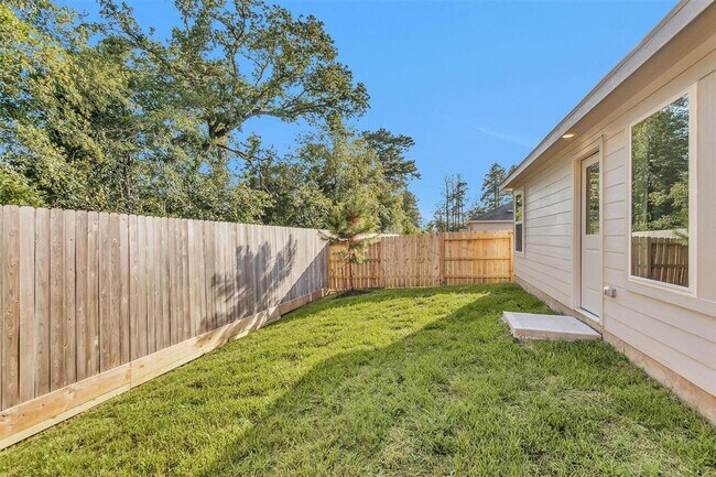 Building Photo - 3022 Mallorca Dr