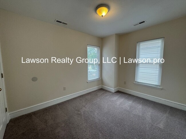 Building Photo - 813 Gilmer Ave NW