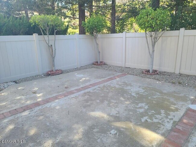 Building Photo - 1029 Amberton Ln