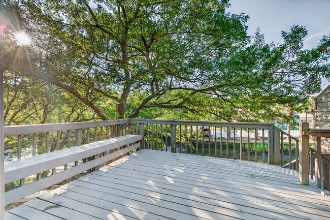 Building Photo - 138 River Breeze Dr