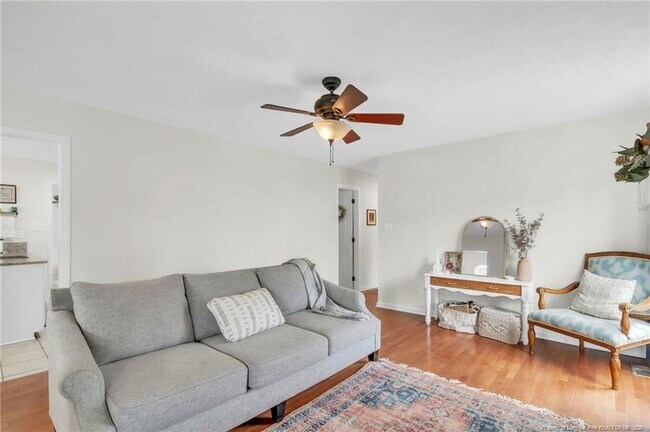 Building Photo - 5008 Shimmer Dr