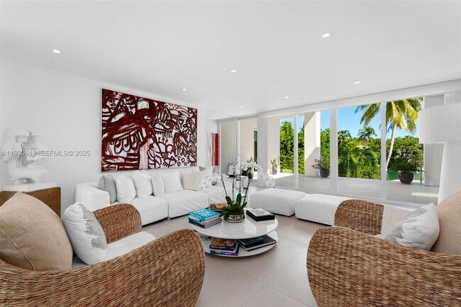 Building Photo - 481 S Mashta Dr