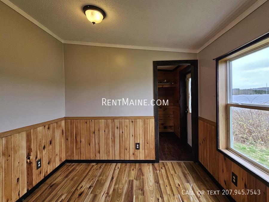 Building Photo - 113 H St