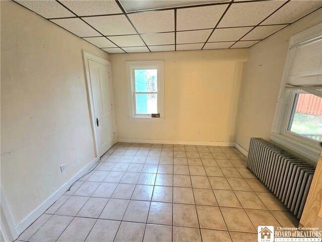 Building Photo - 329 Crossman St