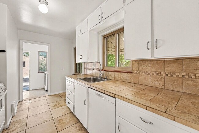 Building Photo - 7345 Montview Blvd