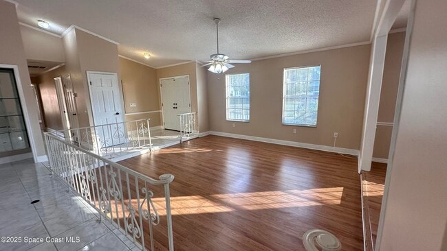 Building Photo - 301 Nesbitt St