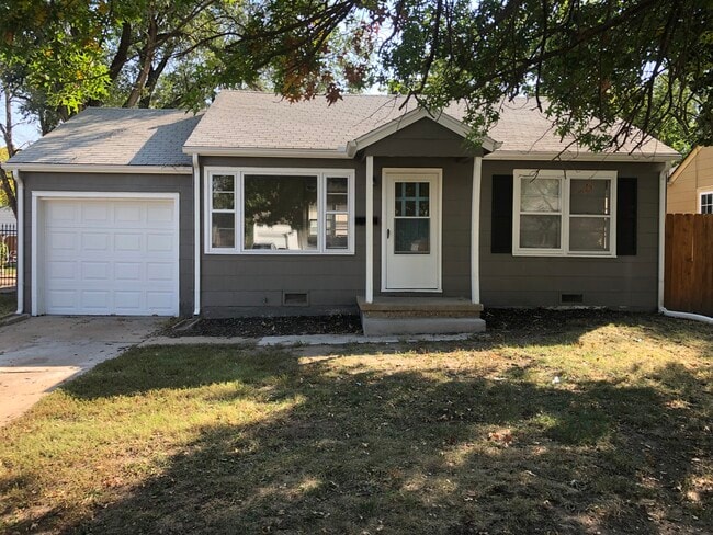 Building Photo - 1928 N Hood St