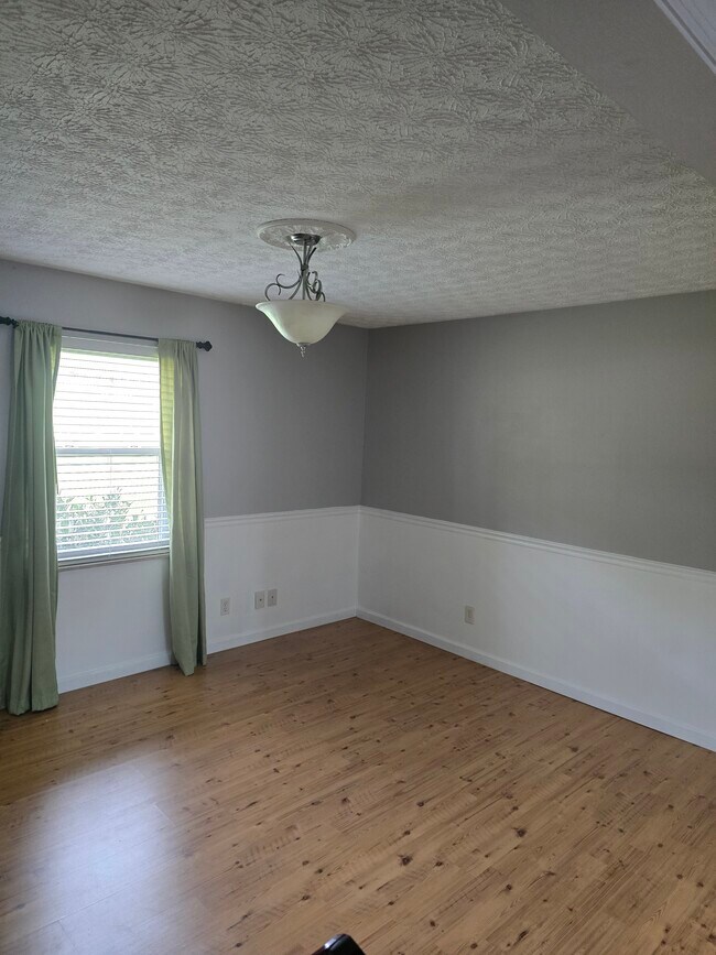 Building Photo - 1029 tazewell pike