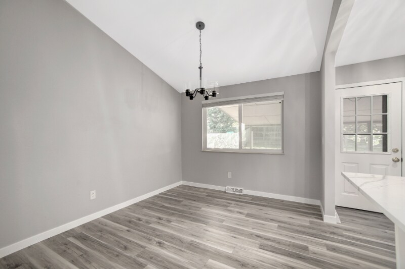 Building Photo - 6858 W Portland Ave