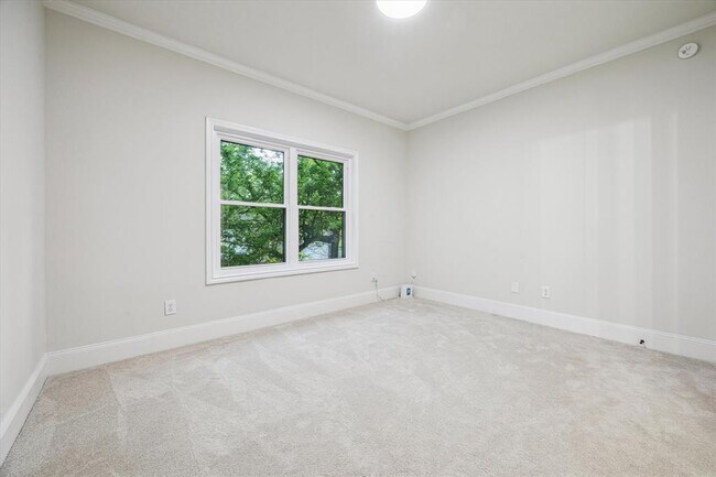 Building Photo - 4317 Verone St