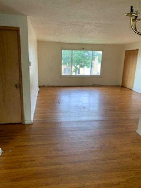 Living Room - 27360 Tungsten Rd