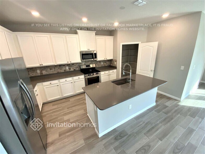 Building Photo - 272 Ash Breeze Cv