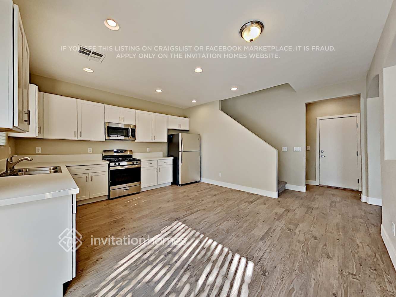 Building Photo - 8407 Lucero Ave