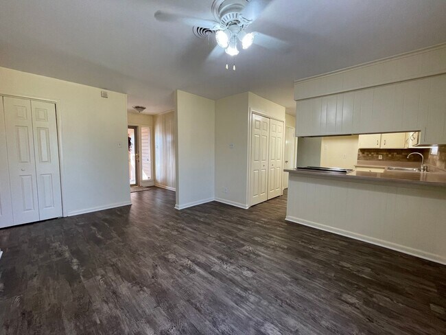 Building Photo - 4616 Fawn Dr