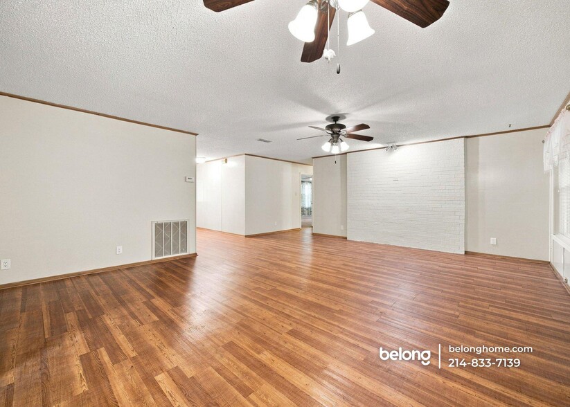 Building Photo - 1624 Lands End St