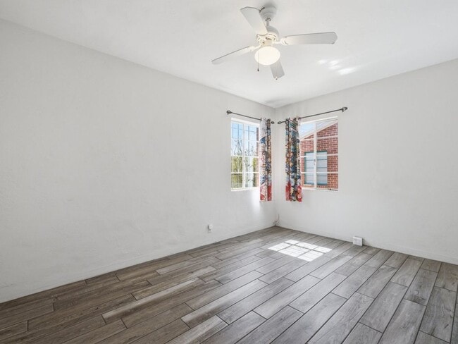 Building Photo - Charming 2-Bedroom Home with Vintage Character & Modern Comforts
