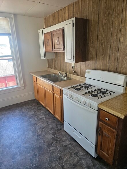 Building Photo - 200 1/2 Marietta St