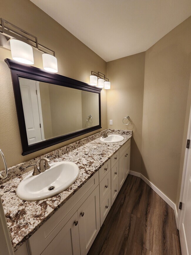 Building Photo - 958 152nd St E