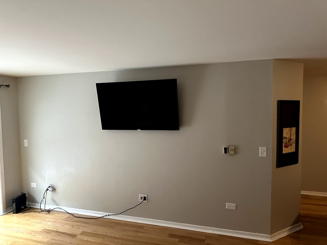 Building Photo - 2317 N Neva Ave