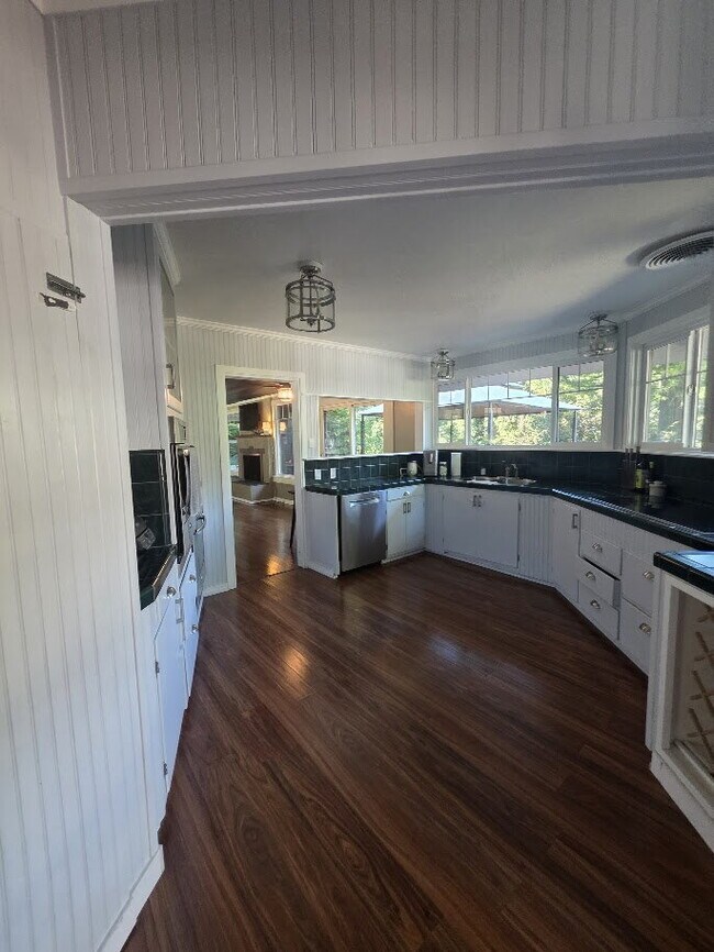 Building Photo - Compound-Style Mountain Living at Its Finest — Spacious Main Home + Brand-New Modern One-Bedroom ...