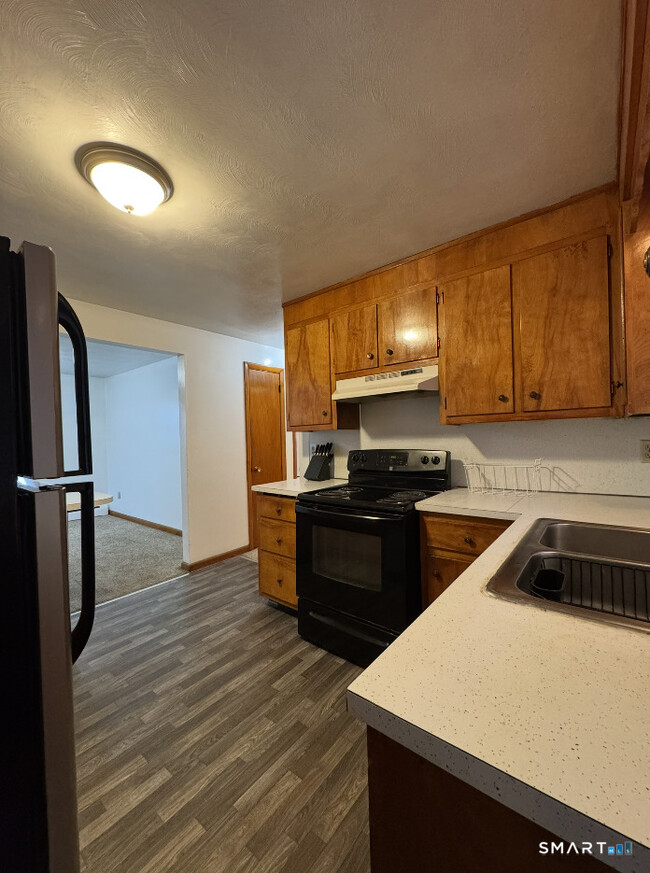 Building Photo - 16 Grove St