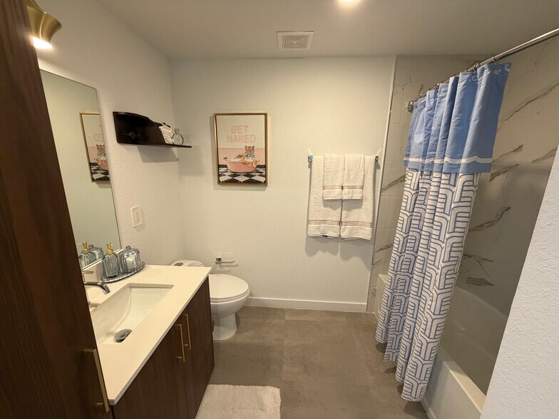 Building Photo - 1851 Fillmore St