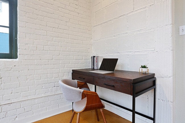 Building Photo - 1041 Constance St