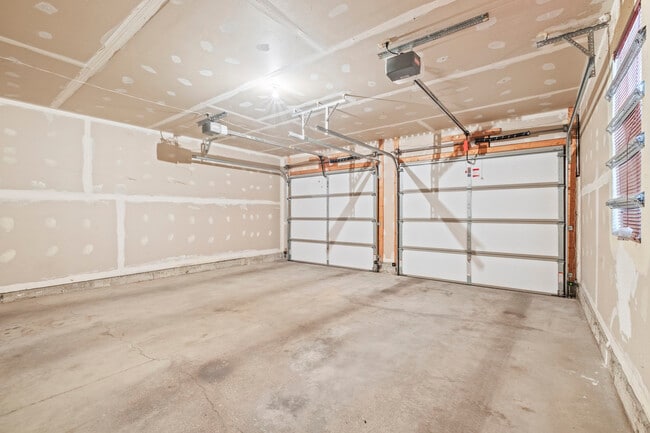 Building Photo - 7059 S Stratton Ln