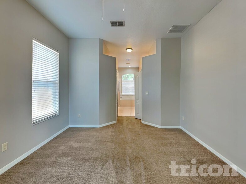 Building Photo - 14556 Edgemere Dr